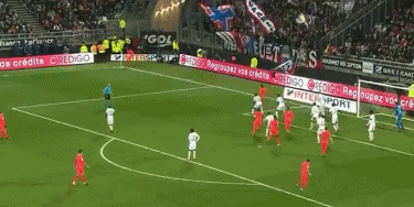 罗马诺：曼城签约18岁中卫朱马巴赫 转租给朗斯