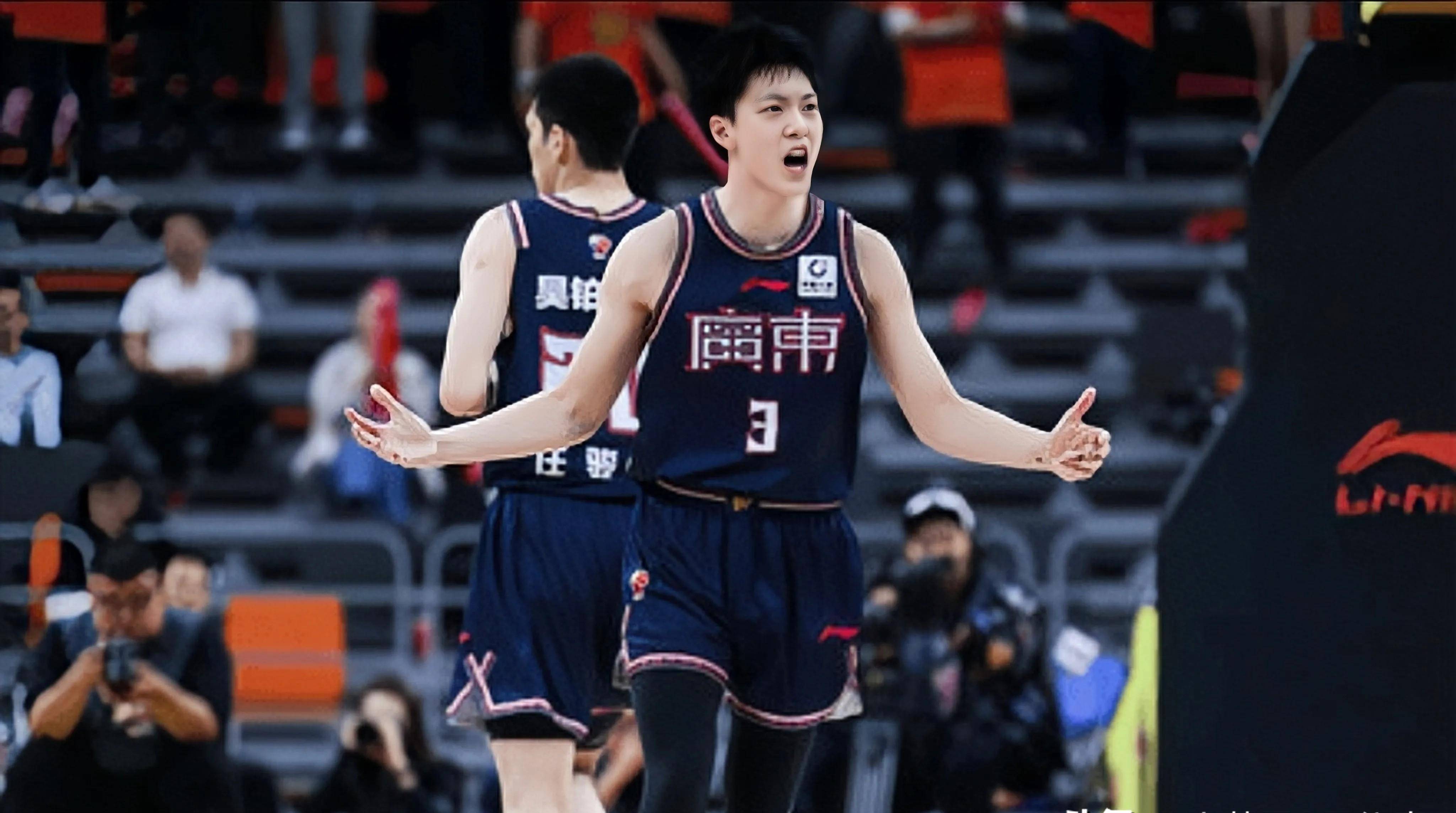 加兰27+8克林根两双 莫布利21+12骑士轻取开拓者