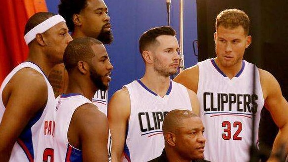 武汉三镇球员邓涵文离队加盟云南玉昆，结束本赛季征程。