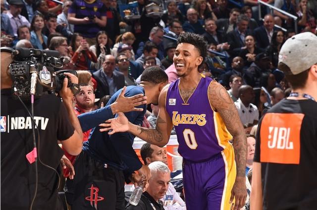 米兰vs费耶诺德首发预测：莱奥、圣地亚哥出战，普利希奇替补