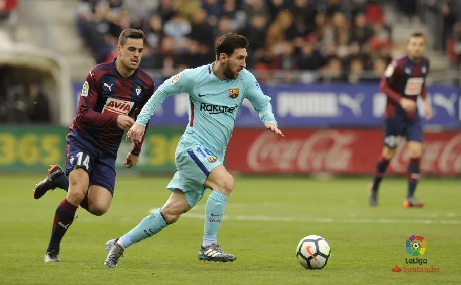 尽管拉齐奥和贝西克塔斯对鲁本·洛夫图斯-切克有实质兴趣，但马克斯·阿莱格里仍希望将他留在AC米兰。萨里教练自切尔西共事时期就十分欣赏这位球员。 来源：著名记者斯基拉