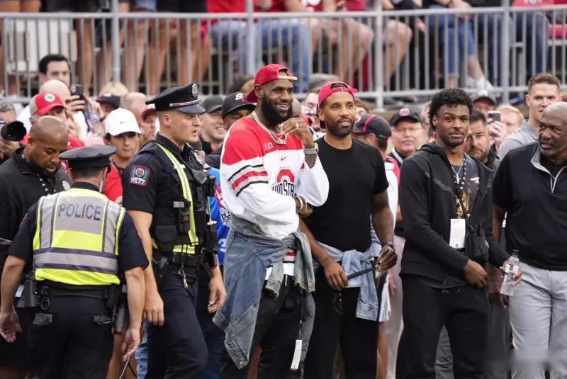 梅西社媒鼓励球队争冠：东部冠军到手，但我们还有决赛要踢