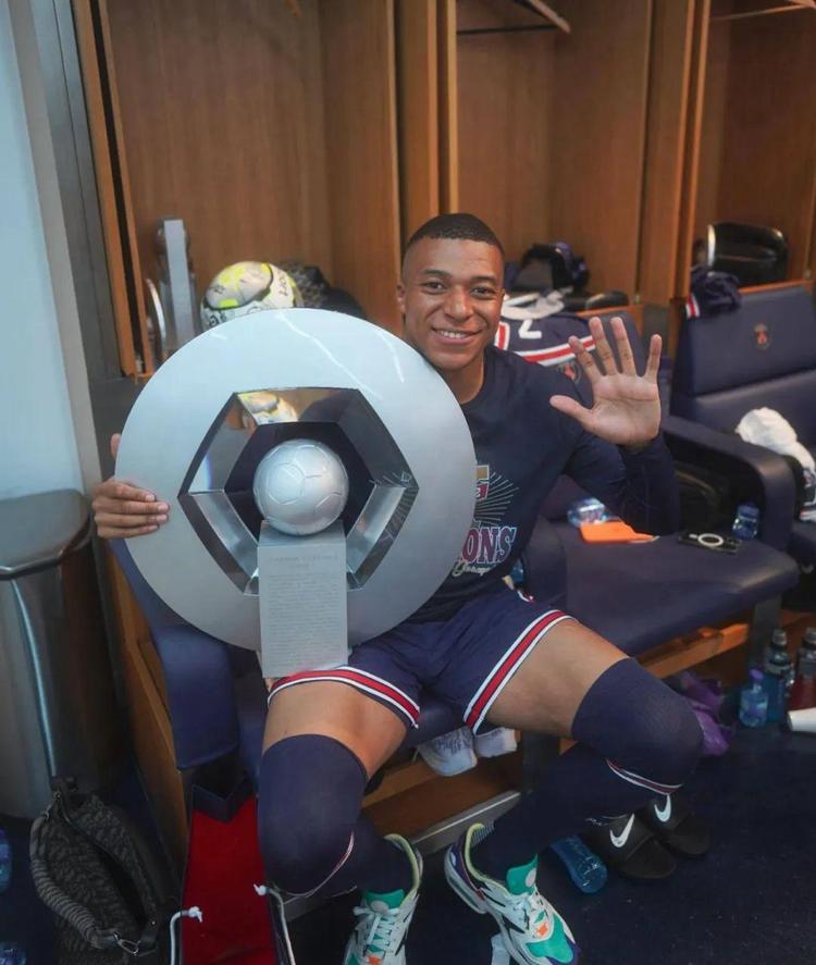 [流言板]罗马诺：奥斯梅恩告知曼联愿今夏加盟，这取决曼联转会预算12亮36回复