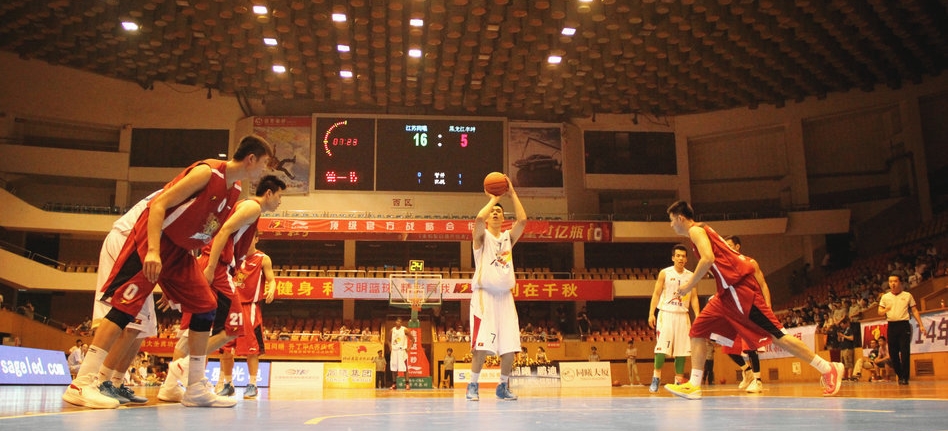 NBA球员专访：詹姆斯谈季后赛目标,